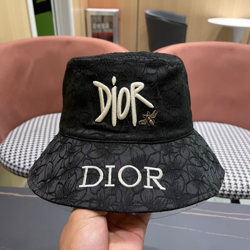 CHRISTIAN DIOR